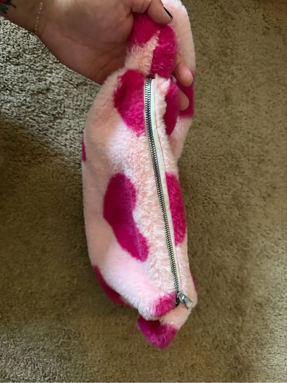 No Brand Fuzzy Heart Handbag